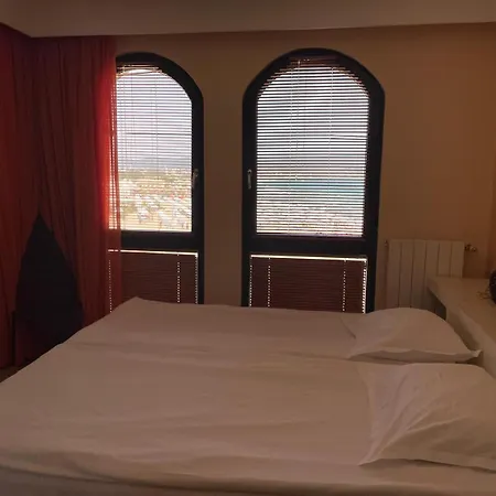 Beachfront Oasis Vip Club Apartmán Sluneční pobřeží