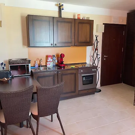 Beachfront Oasis Vip Club Apartment *