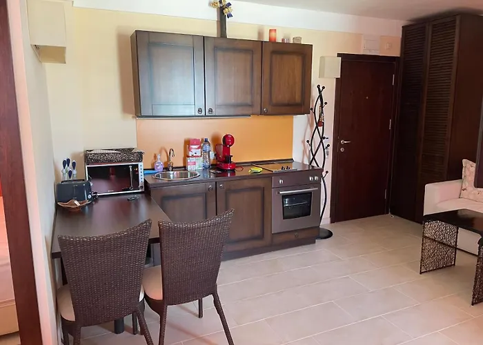 Beachfront Oasis Vip Club Apartment *